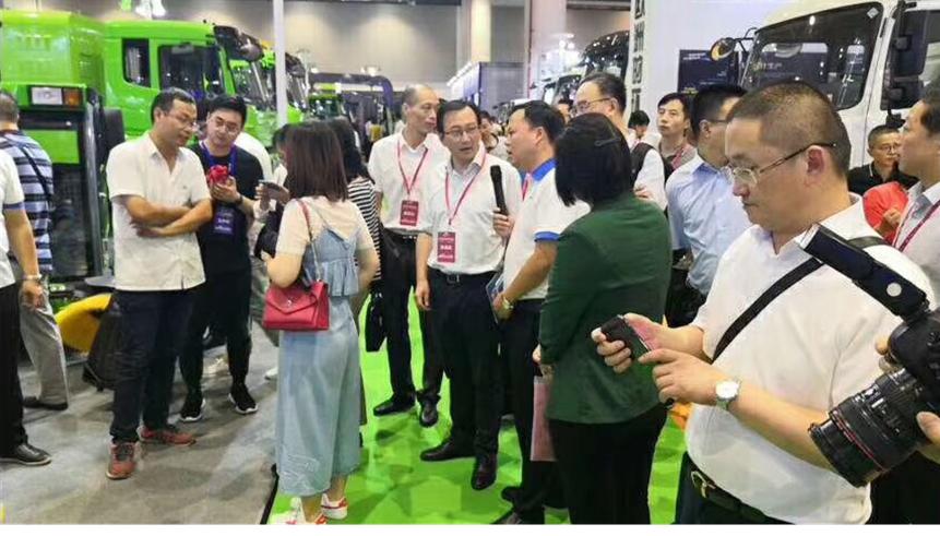 愛(ài)瑞特?cái)y電動(dòng)清掃車(chē)亮相2019中國(guó)（杭州）第三屆城鄉(xiāng)環(huán)衛(wèi)新技術(shù)新設(shè)備博覽會(huì)